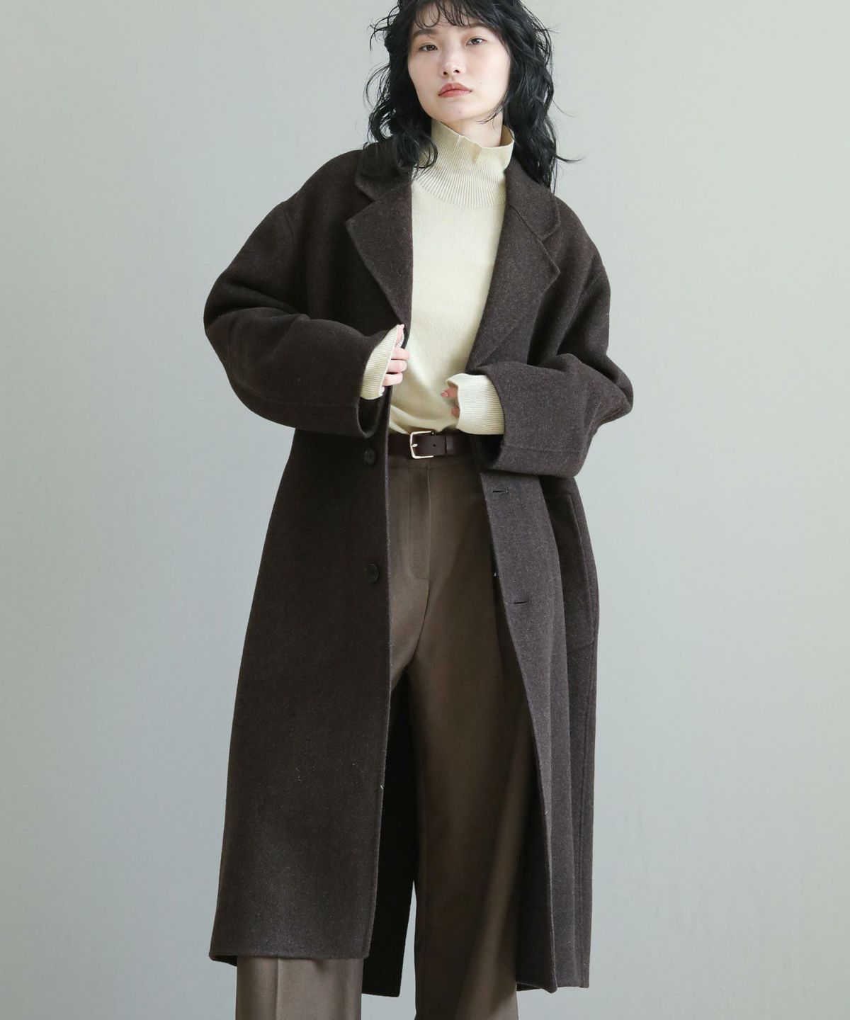 ダークブラウン