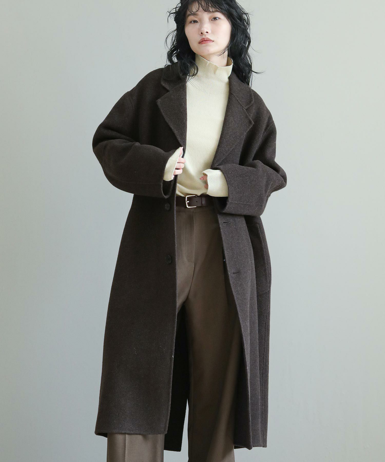 ダークブラウン