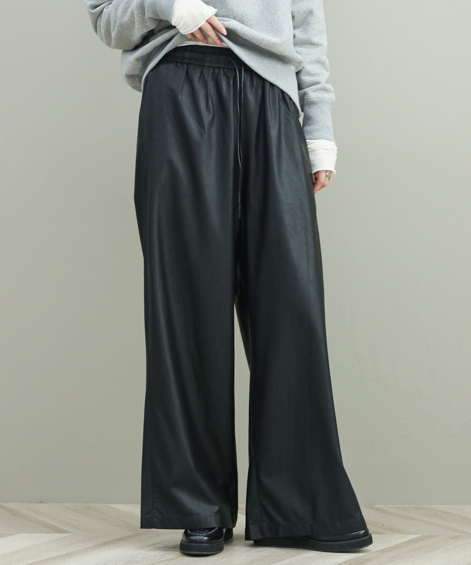 The rejoiceフェイクレザーワイドパンツ | SEKIMIKI Online