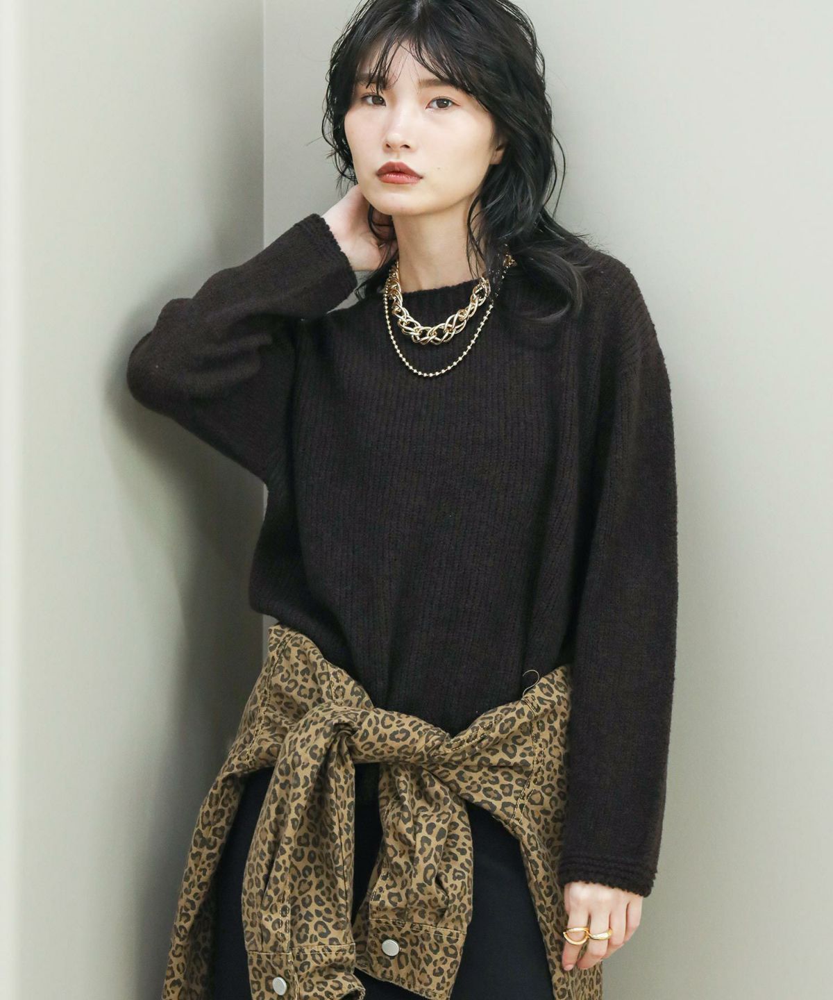 ダークブラウン