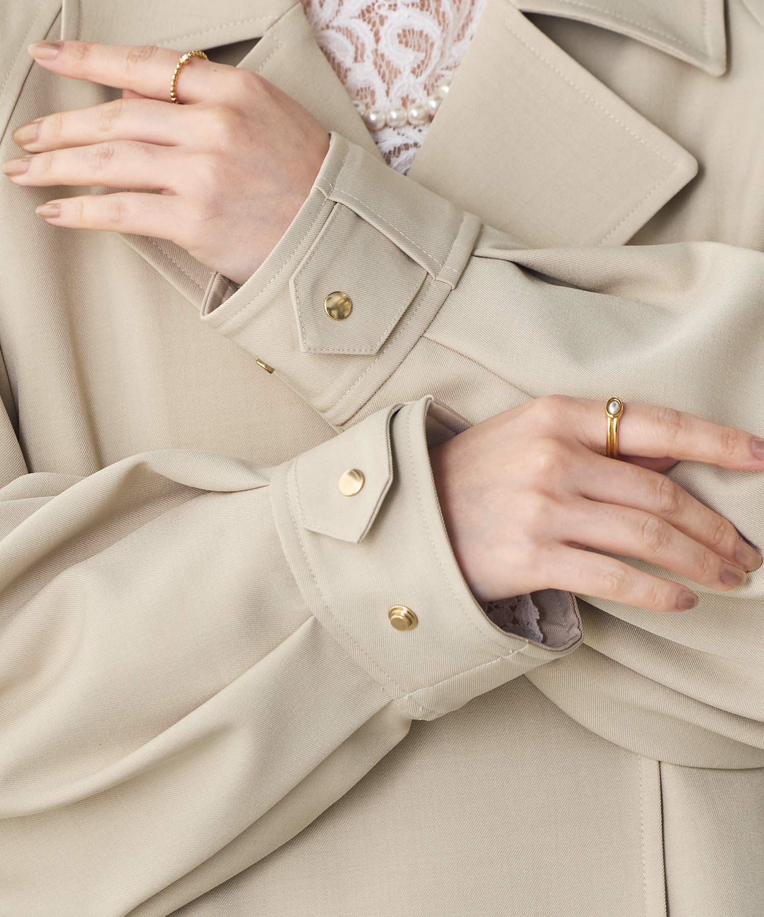 Gready Brilliant　ケープトレンチコート Gready Brilliant（グレディブリリアン）の「ケープトレンチコート