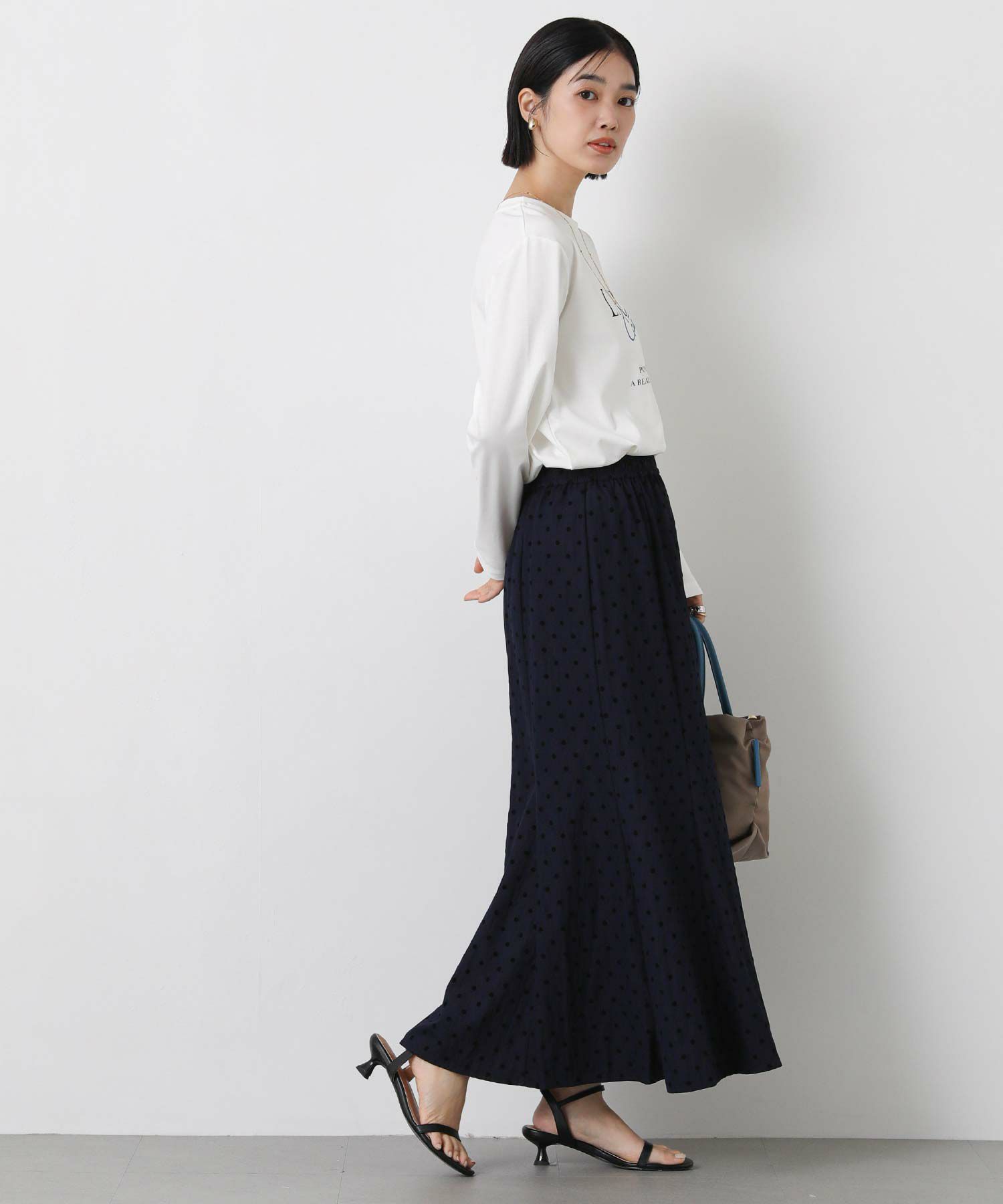 Gready Brilliantブルー糸刺繍プリントロンT | SEKIMIKI Online