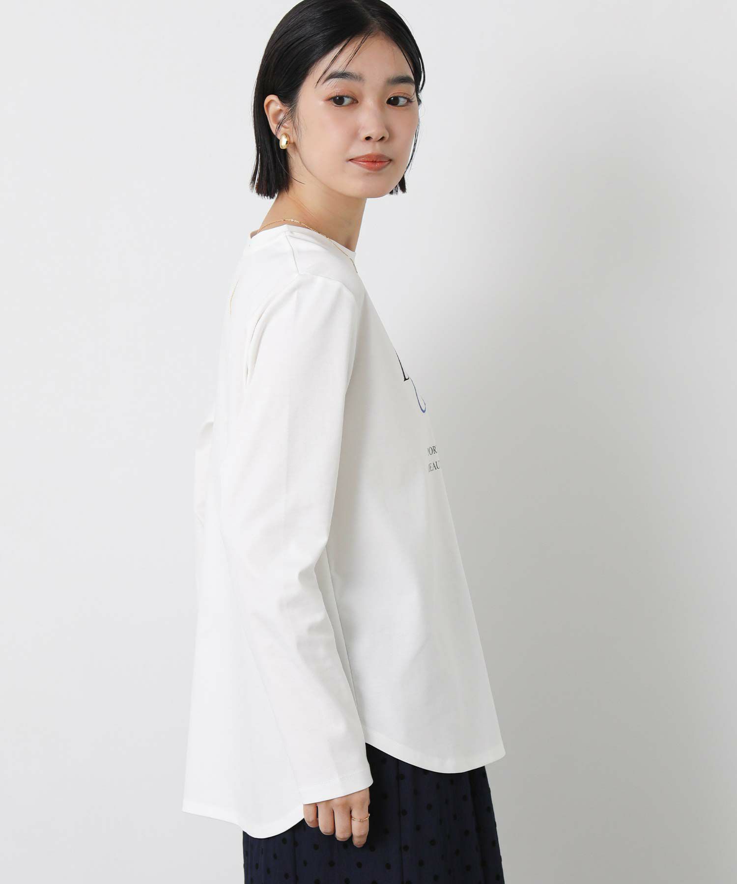 Gready Brilliantブルー糸刺繍プリントロンT | SEKIMIKI Online