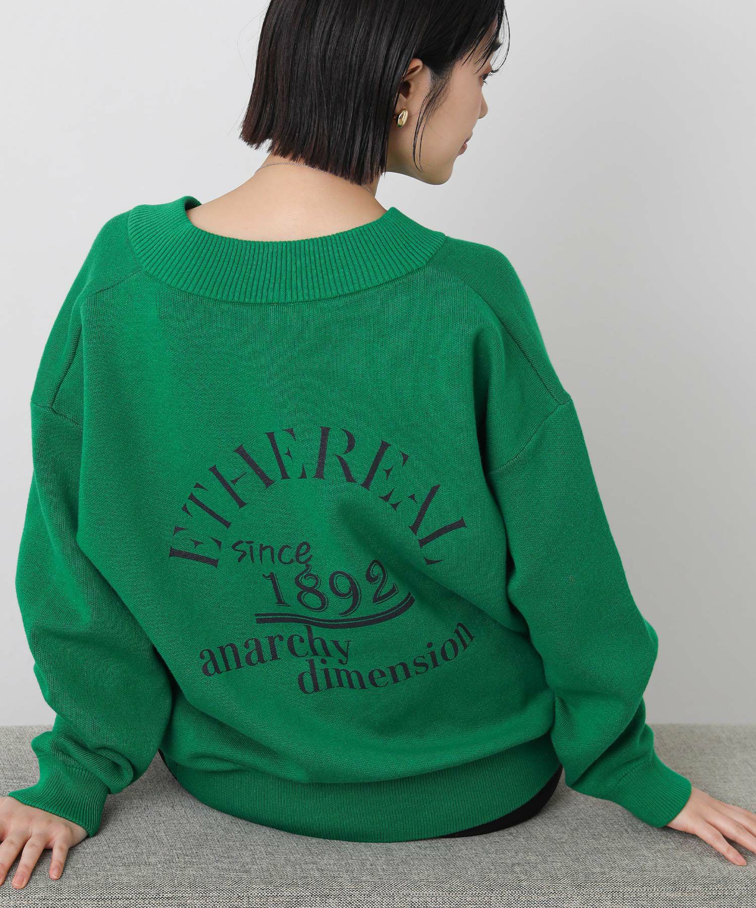 ミッキーニット　グリーン Gready BrilliantダブルフェイスバックロゴVネックニット | SEKIMIKI