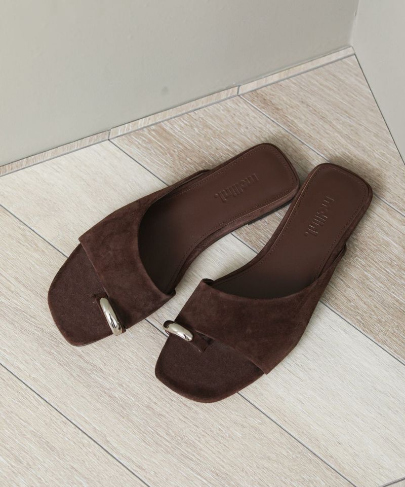 ダークブラウン