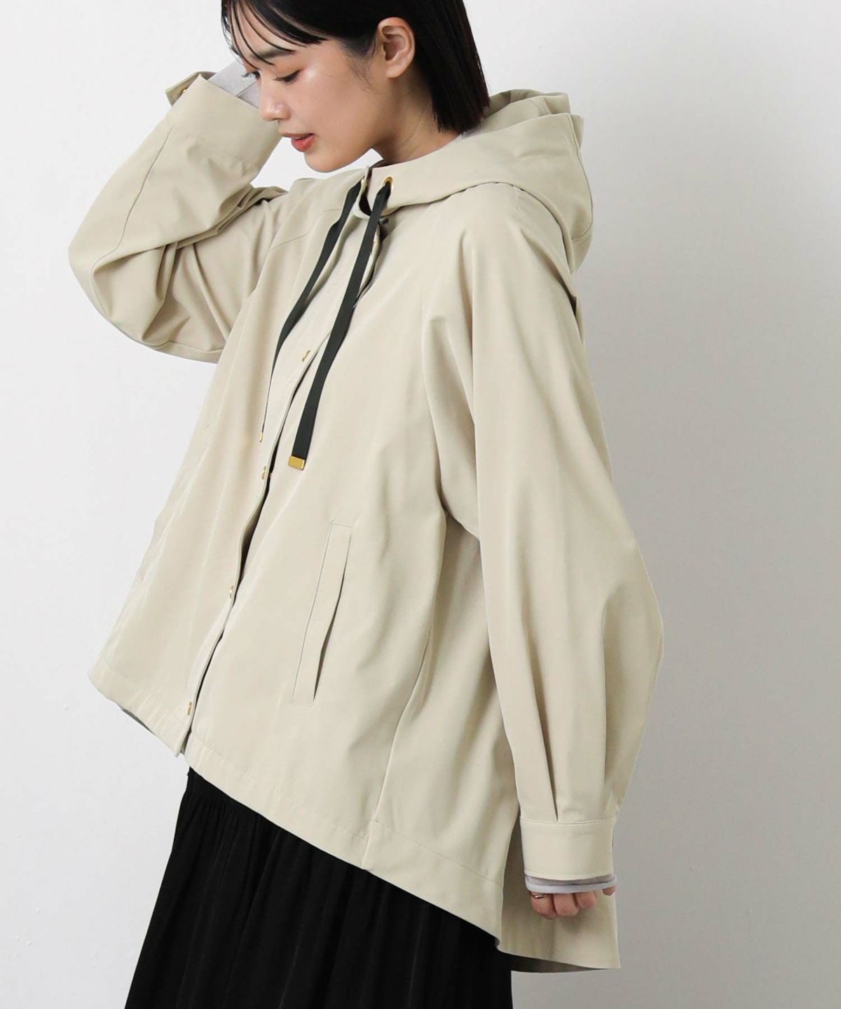 ライトベージュ