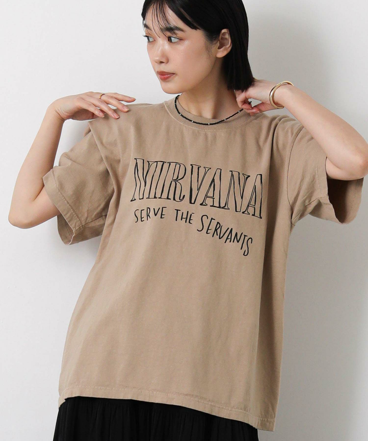 ライトベージュ